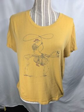 American Eagle Yellow Short Sleeve Tee w/Skeleton Horse & Cowboy Size Medium